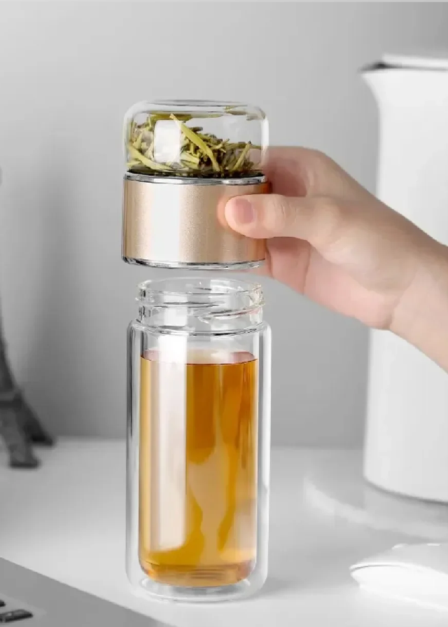 LionEssence Premium Tea Infuser Bottle